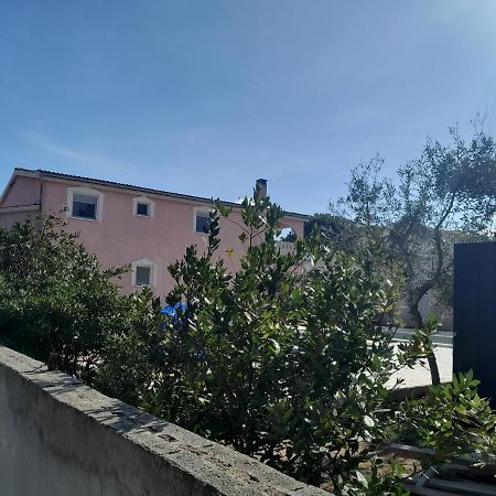Caliente Apartments Vir A Exteriör bild