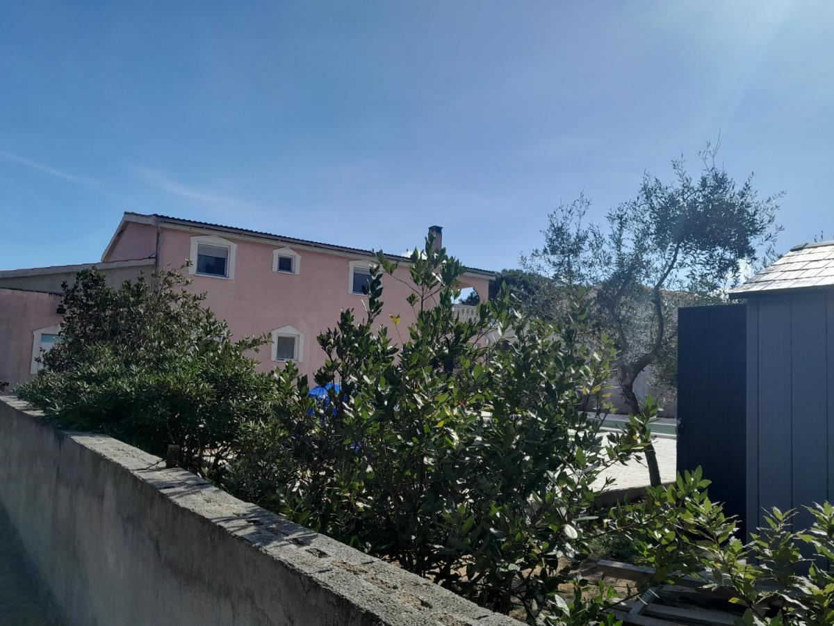 Caliente Apartments Vir A Exteriör bild